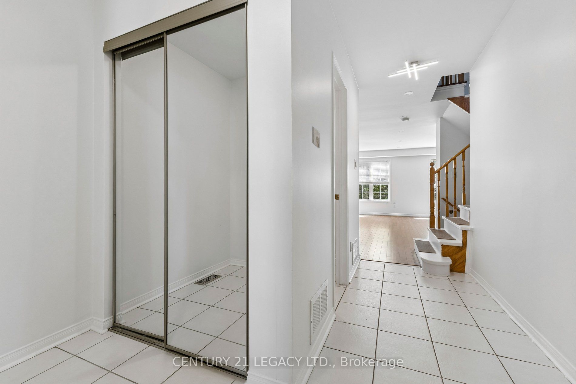 Additional image 4 of 29 Woolf Crescent, Ajax, ON, L1S 7N5