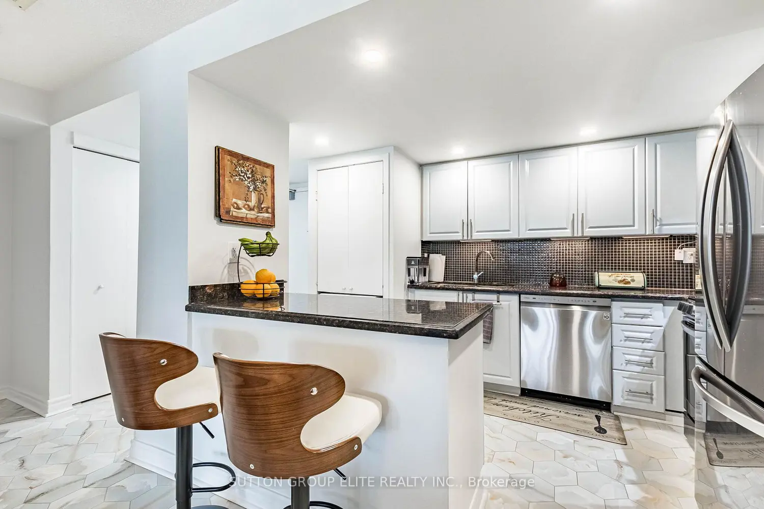Additional image 16 of 2091 Hurontario Street 307