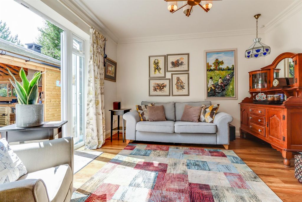 Additional image 4 of 5 bed detached house to rentLansdown, Cheltenham GL51
