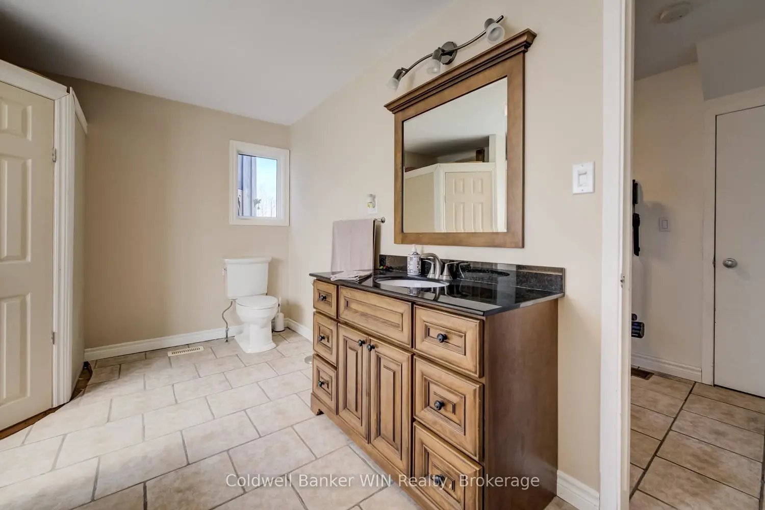 Additional image 7 of 111690 Grey Road 14
