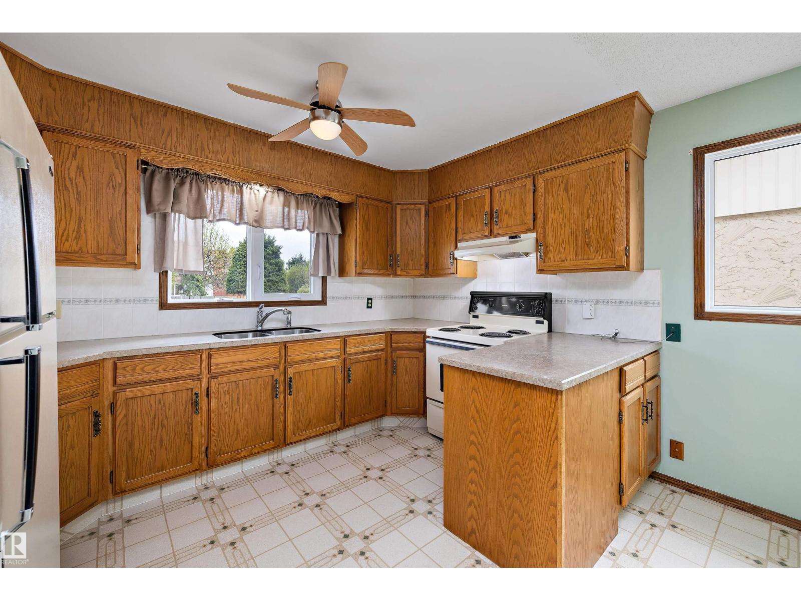 Additional image 3 of 16307 111 Street NW, Edmonton, AB, T5X2A9