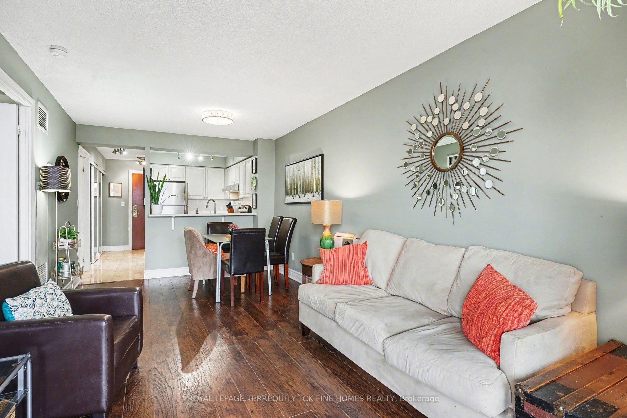 Additional image 4 of 1009-398 Eglinton Avenue E, Toronto, ON, M4P 3H8