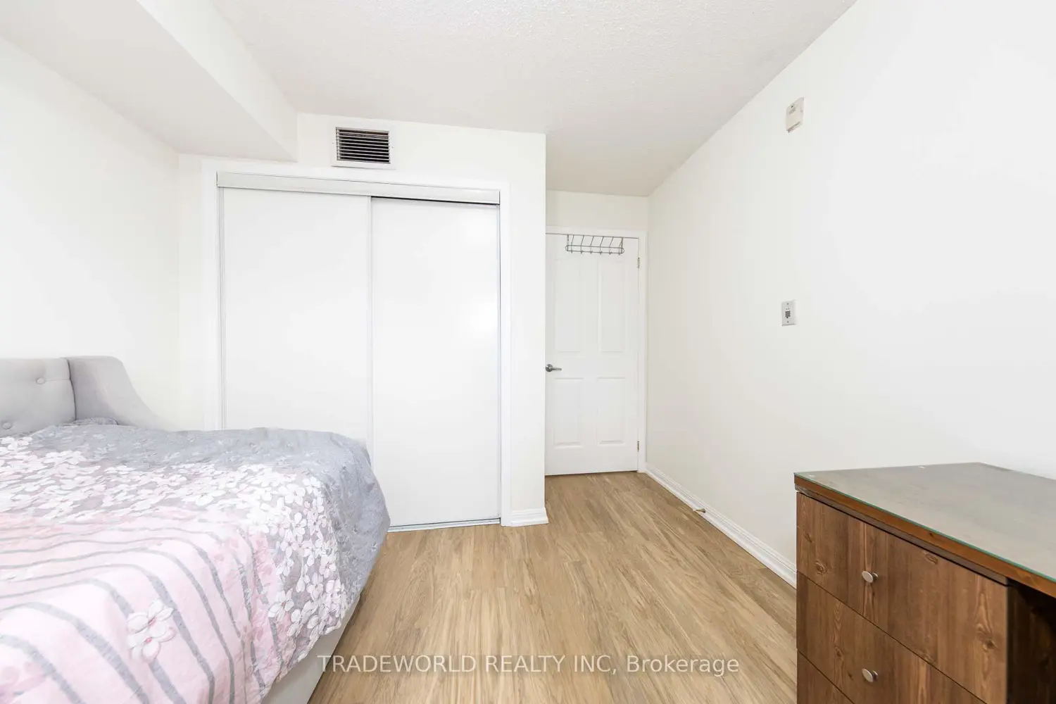 Additional image 10 of 5225 Finch Avenue 201