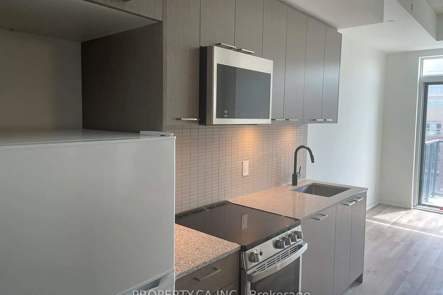 Additional image 4 of 1808 St Clair Avenue 1005