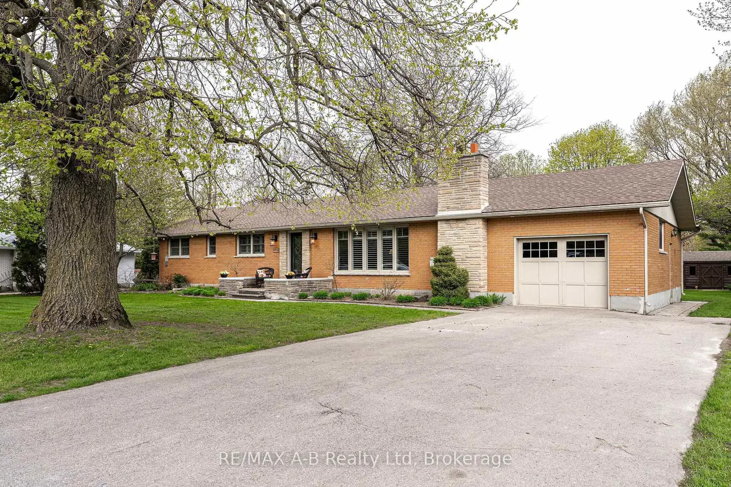 491 Elizabeth Street photo 2