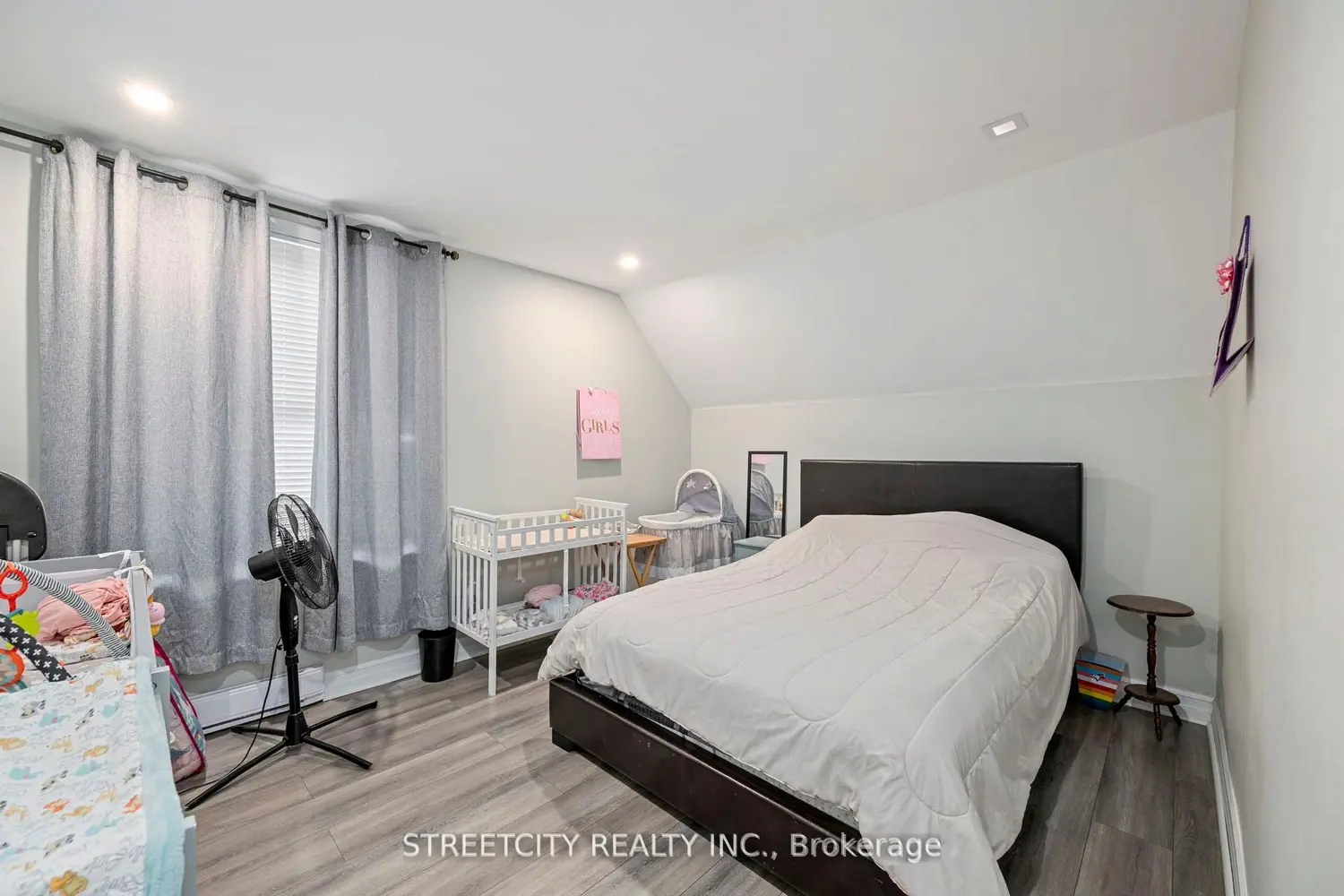 Additional image 14 of 840 Queens Avenue