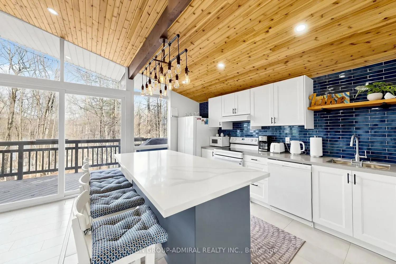 28 Timcourt Drive photo 5