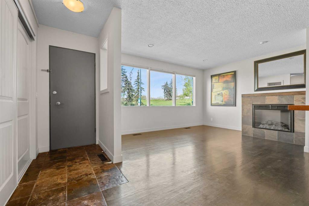 Additional image 4 of 2420 Langriville Drive SW, Calgary, AB, T3E 5G8