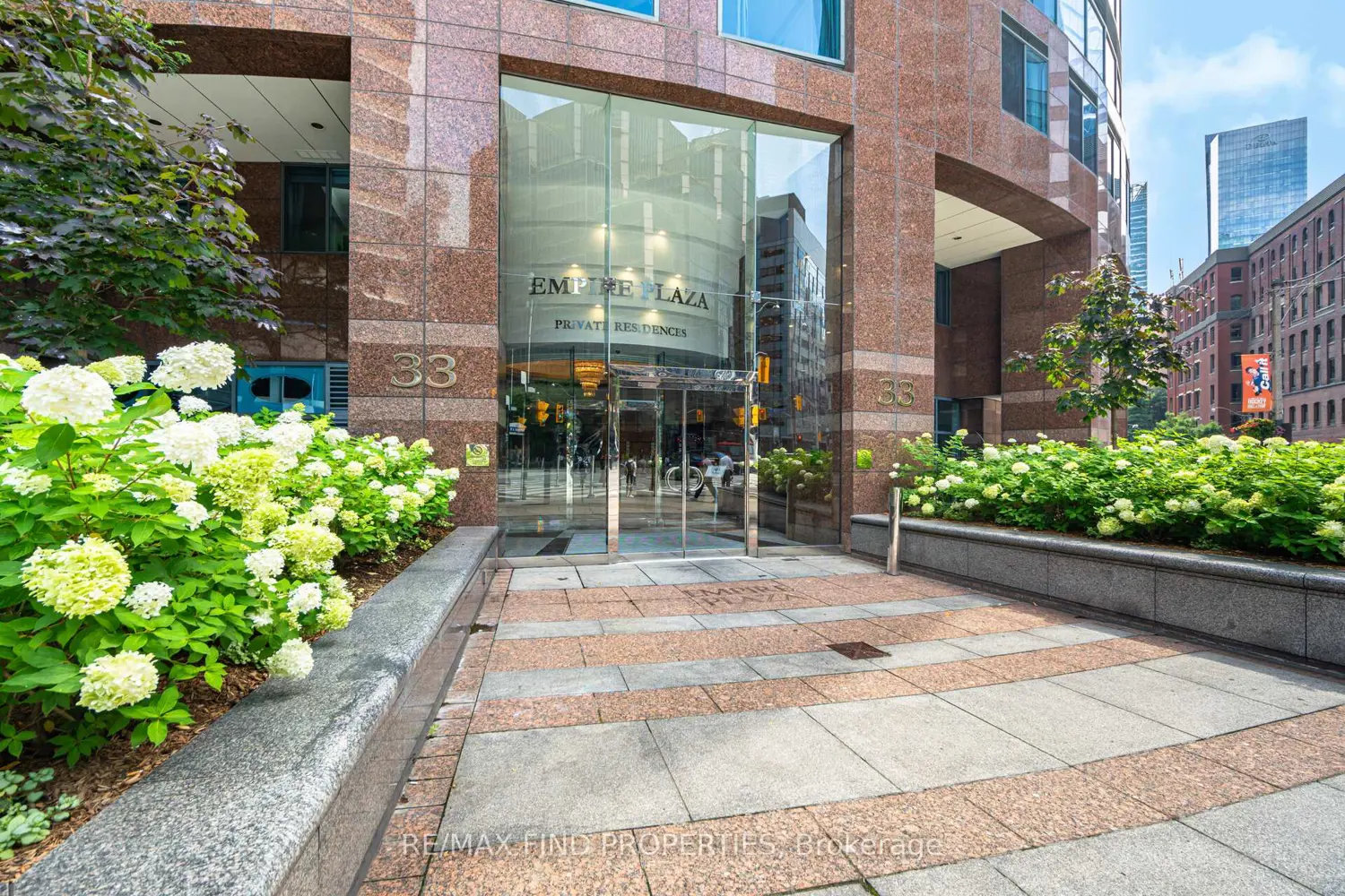 33 University Avenue 1203