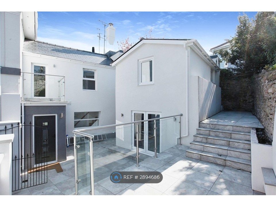 5 bed semi-detached house to rentTeignmouth Road, Torquay TQ1