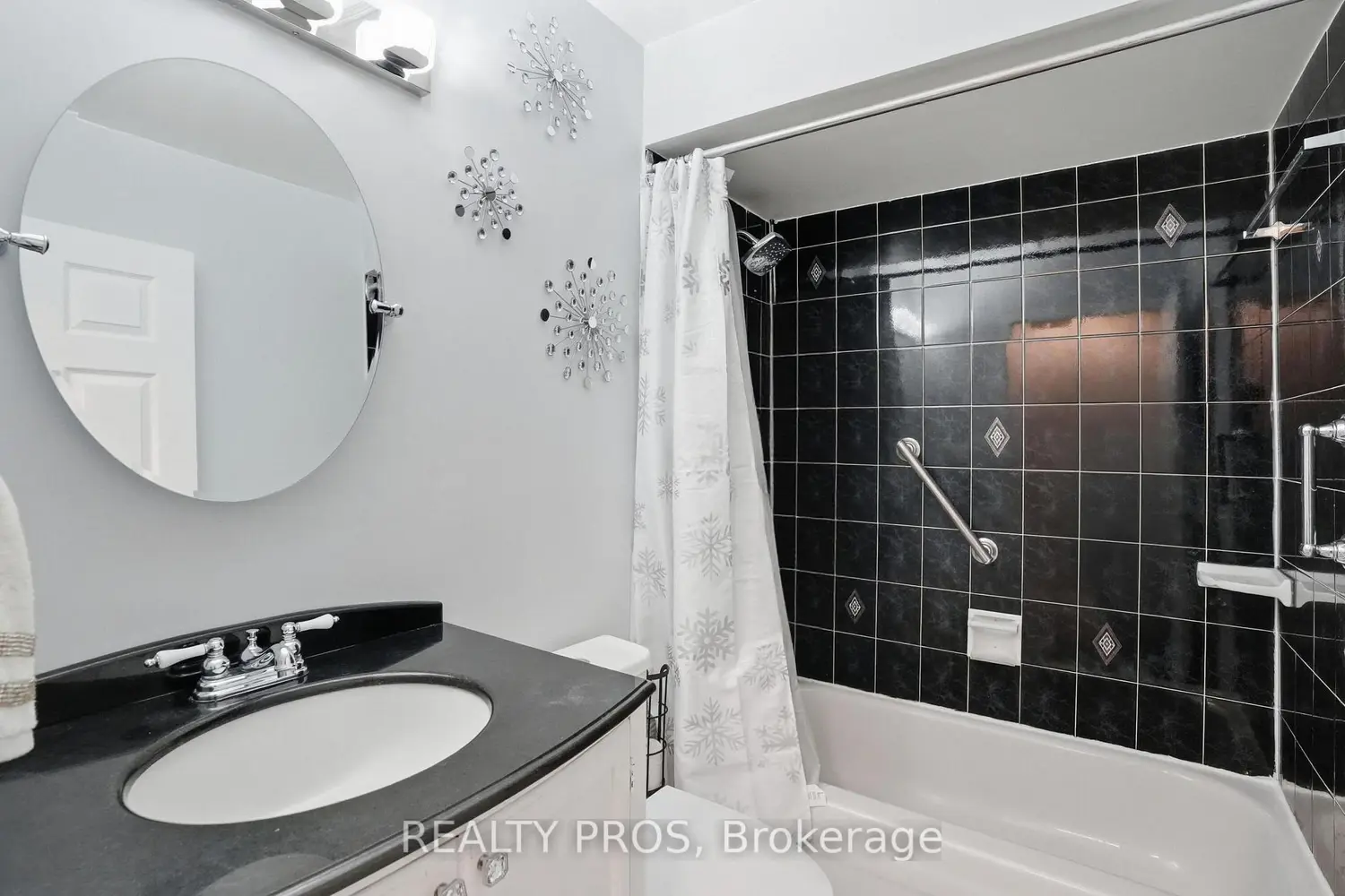 Additional image 17 of 38 Pebble Beach Court