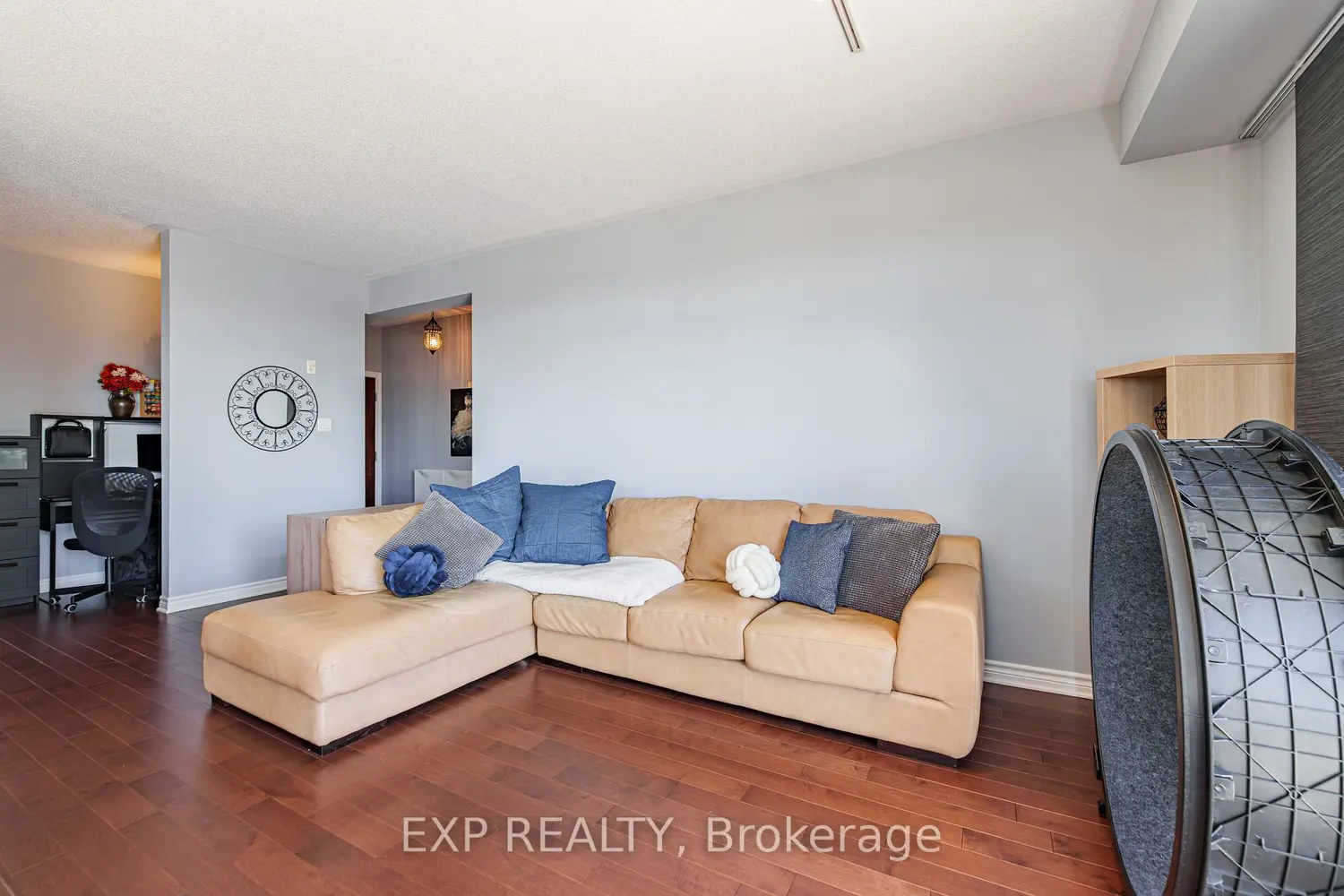 Additional image 2 of 67 Tipperary Private E