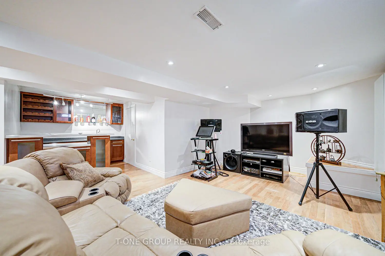 Additional image 15 of 39 Boulderbrook Drive