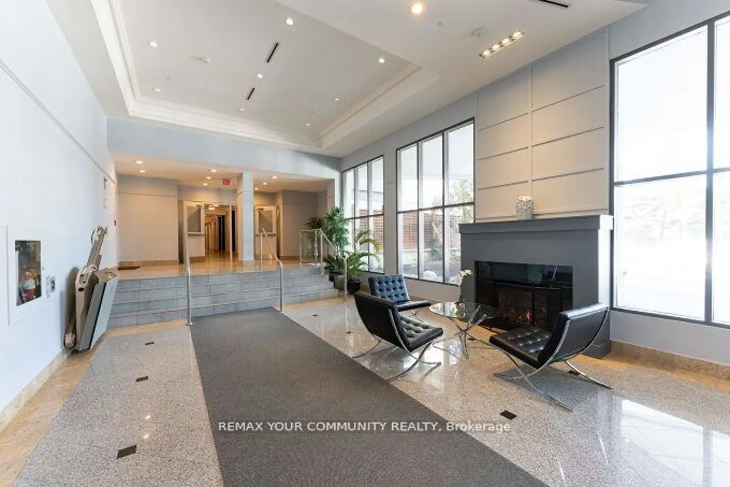 Additional image 2 of 11121 Yonge Street 519