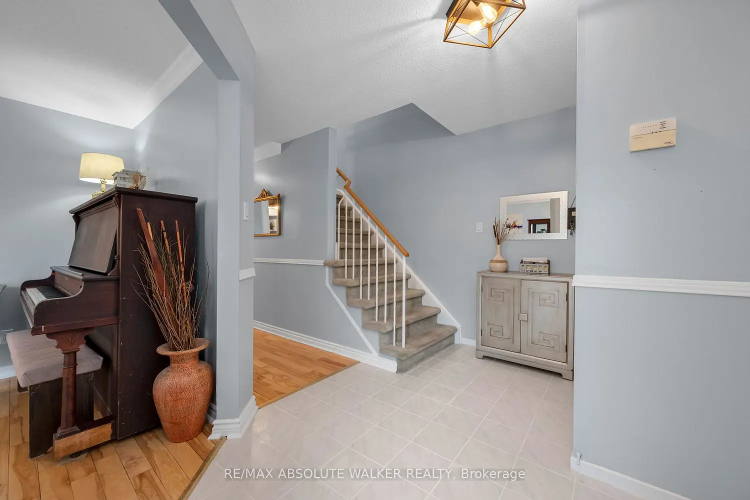 2061 Legrand Crescent photo 3