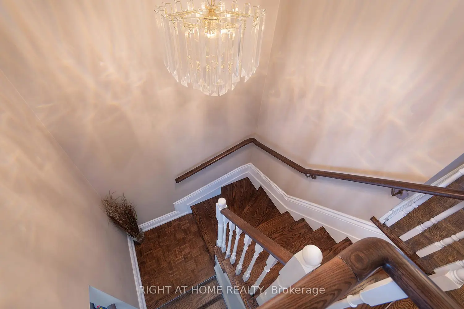 Additional image 11 of 104 Pinedale Gate