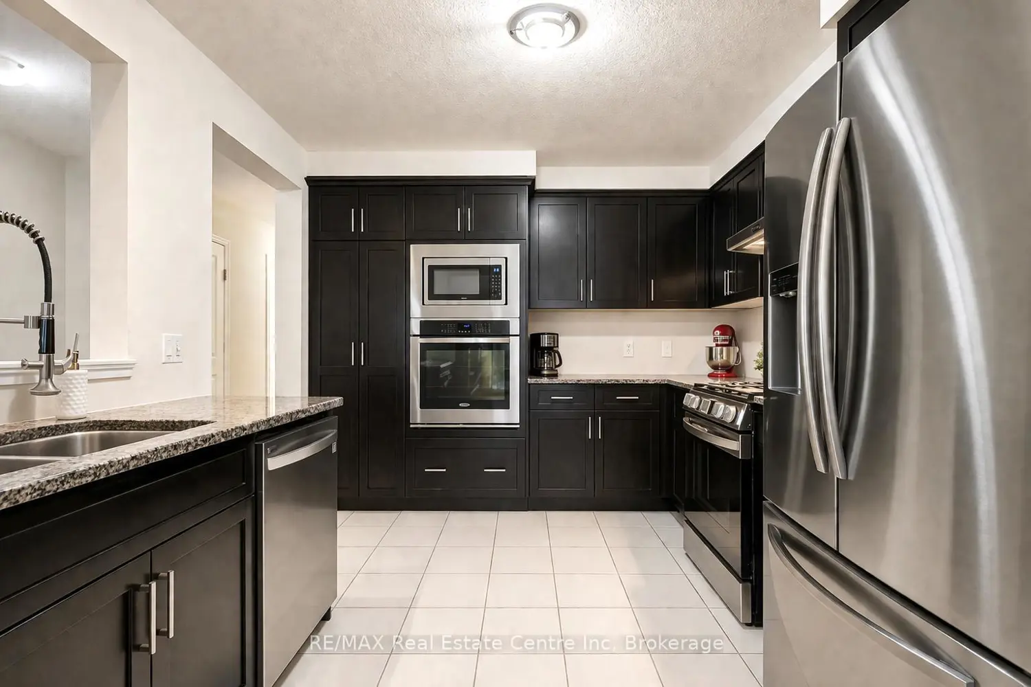 46 Jeffrey Drive photo 2