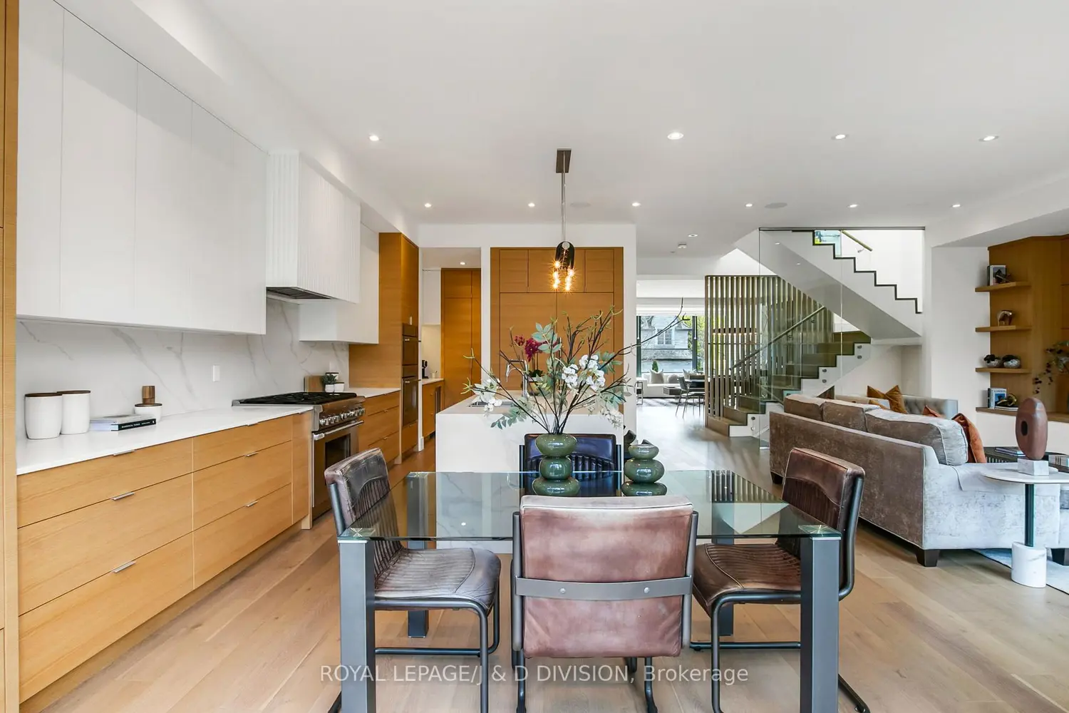 Additional image 8 of 414 Glengarry Avenue