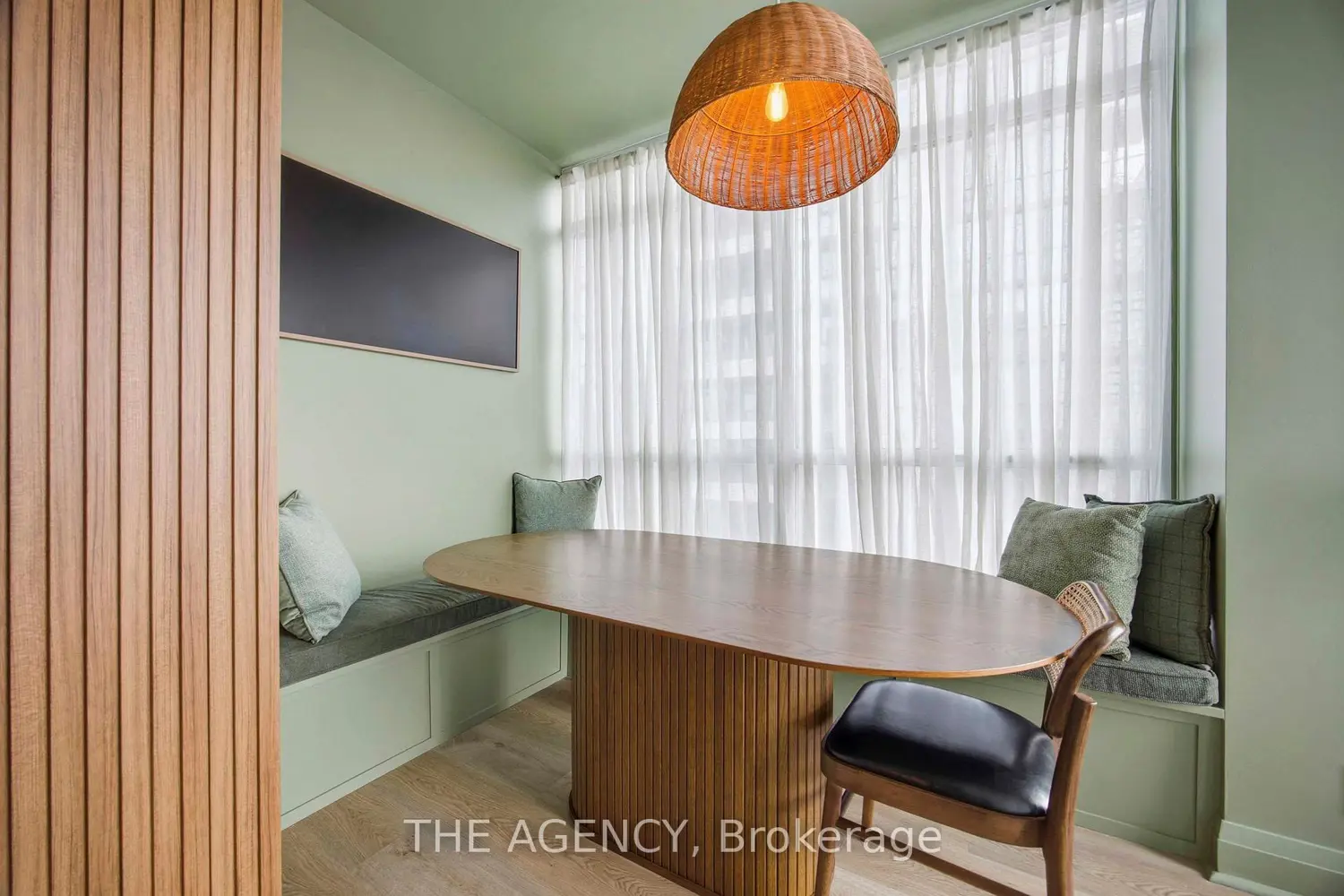 Additional image 9 of 1185 The Queensway 1104