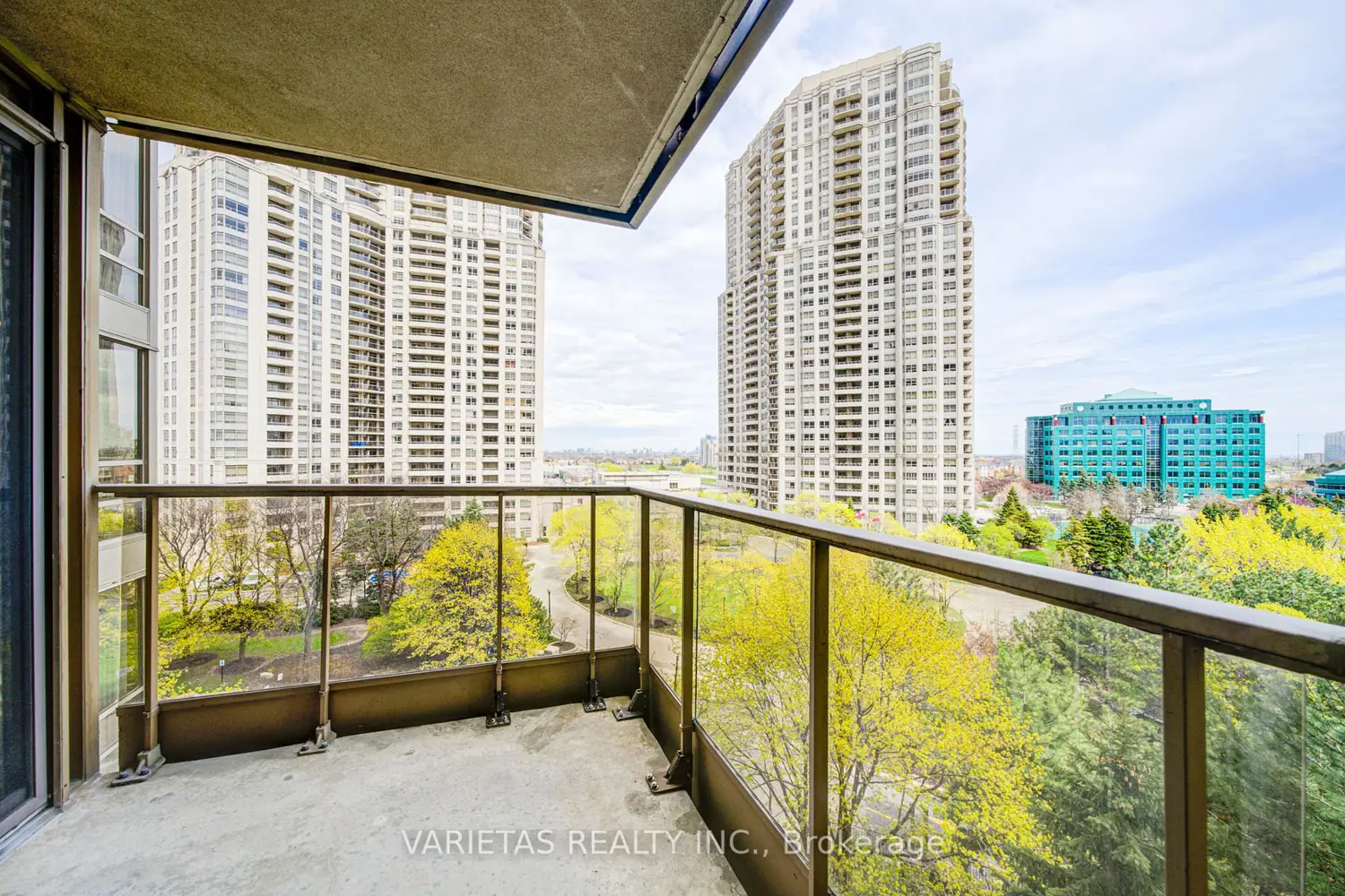 Additional image 17 of 45 Kingsbridge Garden Circle 702