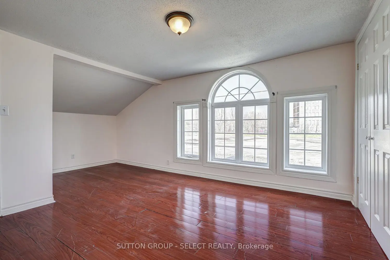 Additional image 11 of 471 Burbrook Place