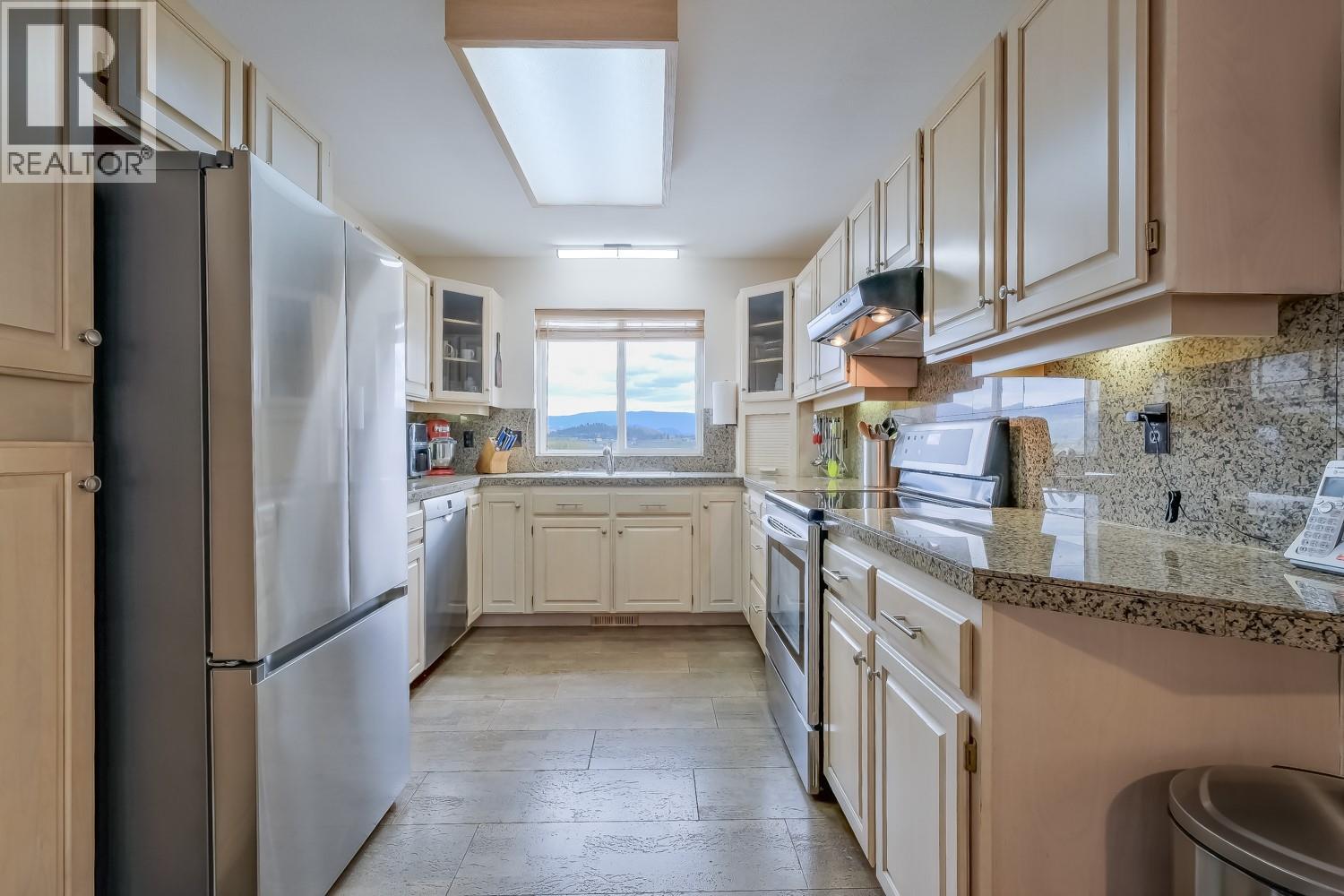 Additional image 2 of 1802 Edgehill Court, Kelowna, BC, V1V1R7