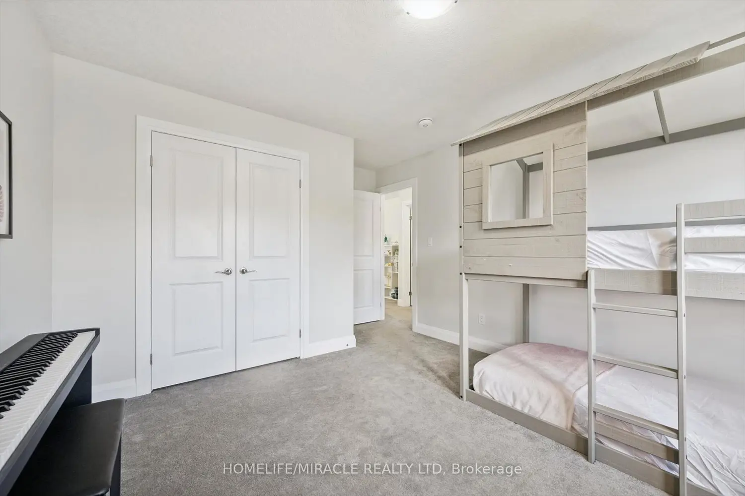 Additional image 11 of 736 Wood Lily Street