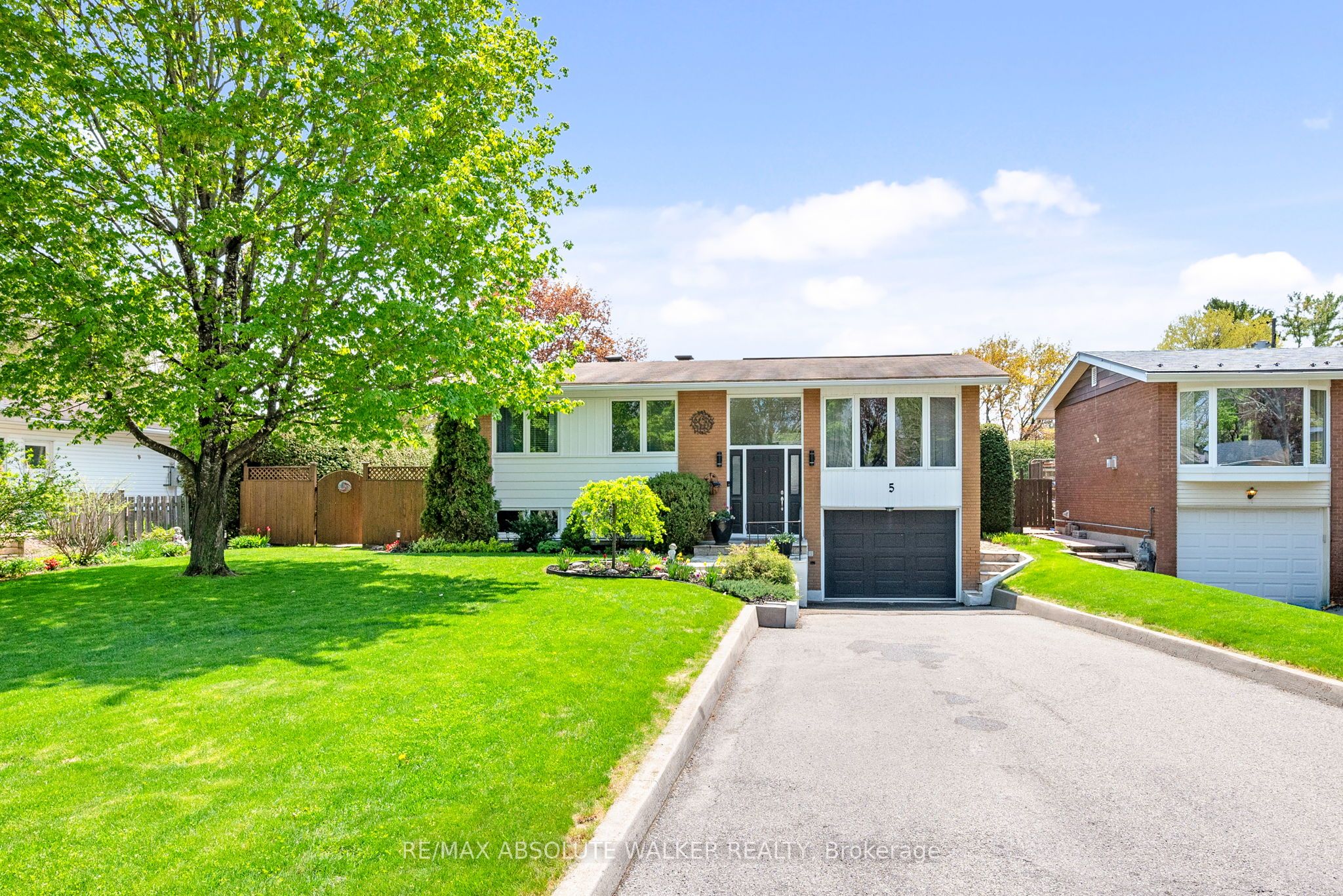 Additional image 2 of 5 West Herrington Court, Ottawa, ON, K2H 6B9