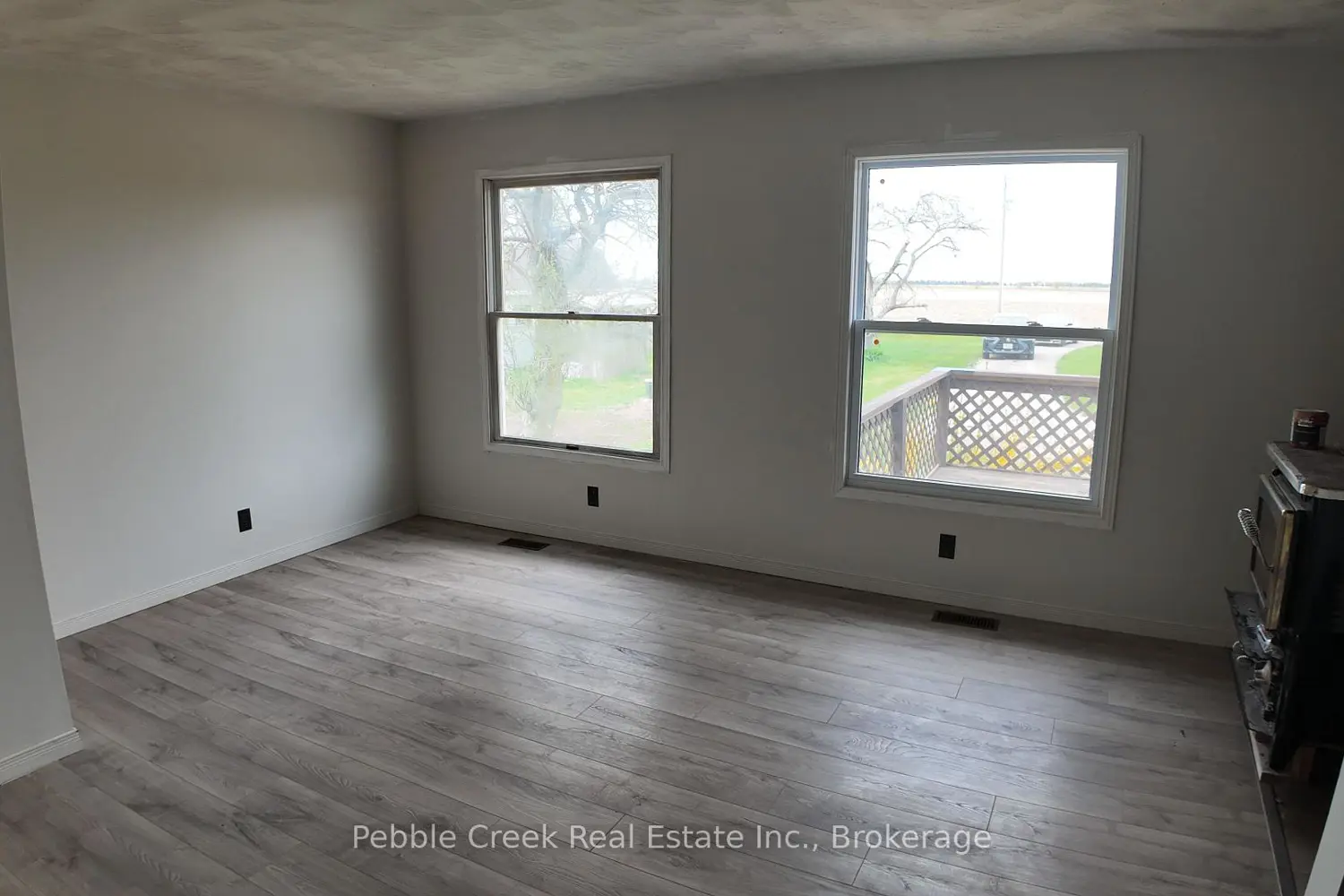 84675 Bluewater Highway photo 3