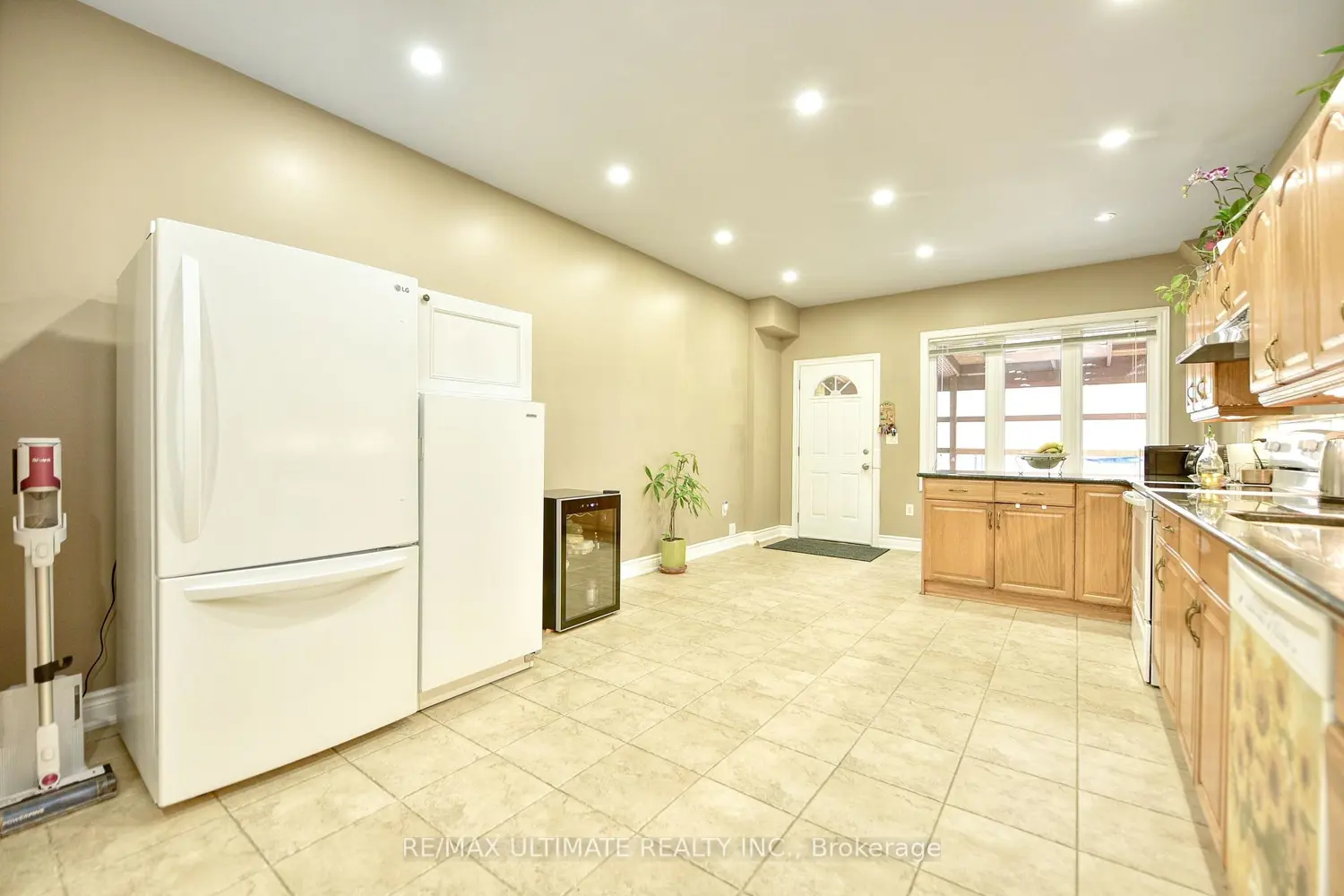 Additional image 5 of 227 Earlscourt Avenue