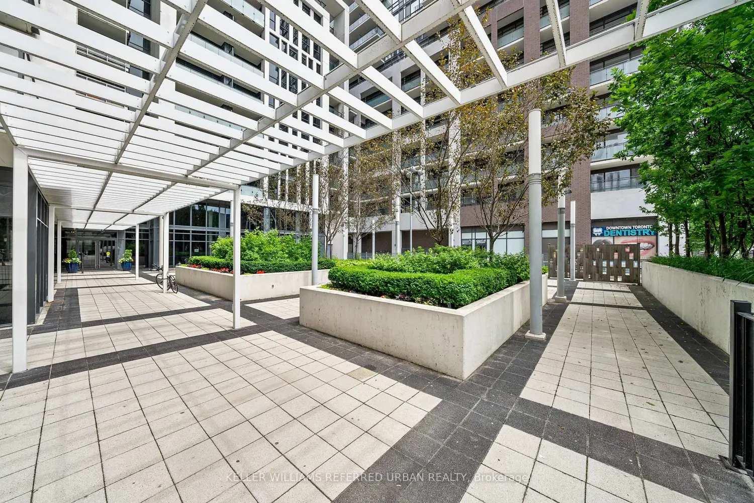 Additional image 12 of 400 Adelaide Street 1022