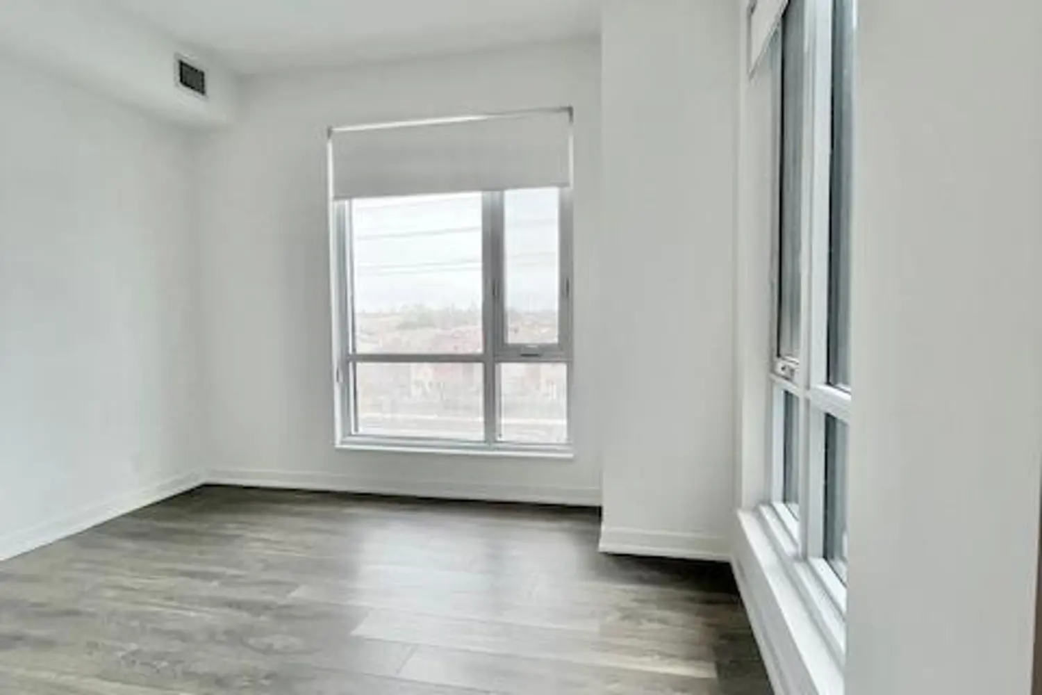 Additional image 13 of 7950 Bathurst Street 415