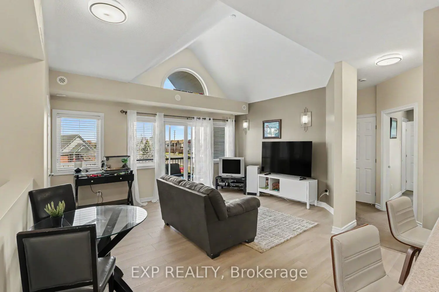 Additional image 8 of 135 Harthill Way J