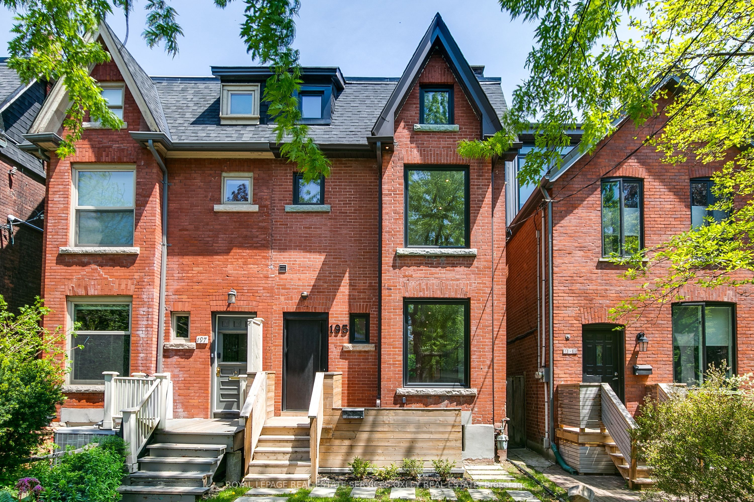 195 Albany Avenue, Toronto, ON, M5R 3C7