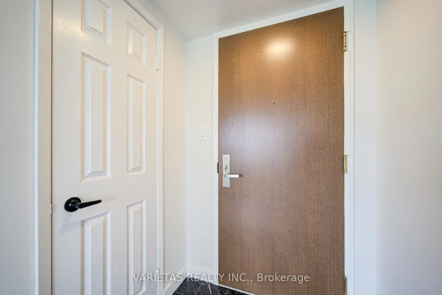 Additional image 3 of 45 Kingsbridge Garden Circle 702