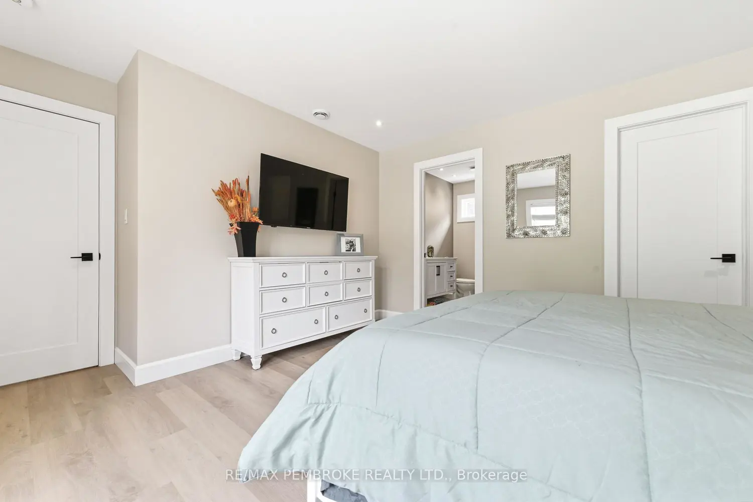 Additional image 10 of 41948A Combermere Road