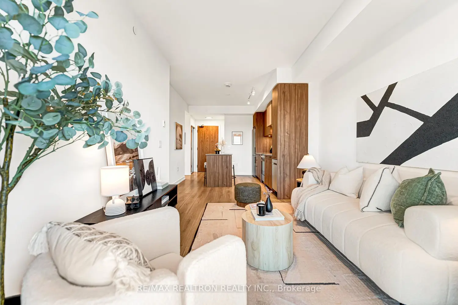 Additional image 16 of 10 Lagerfeld Drive 511
