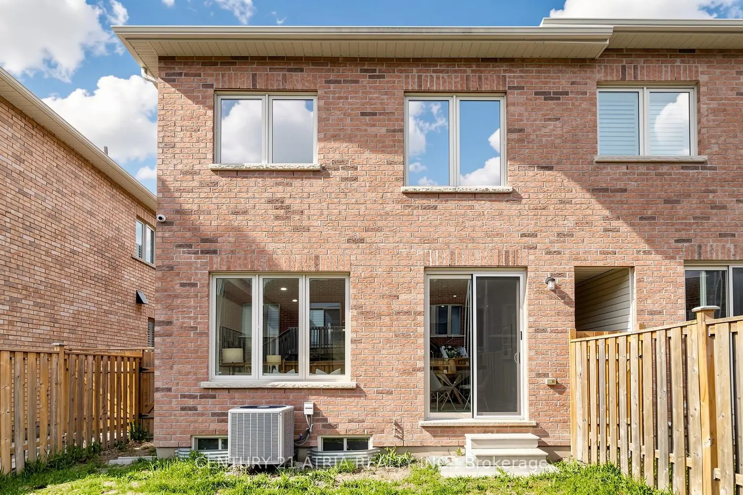 Additional image 17 of 37 Capreol Avenue