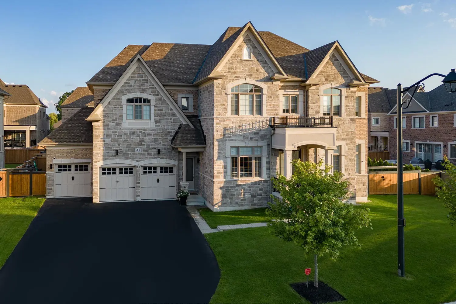 43 Sir Henry Court
