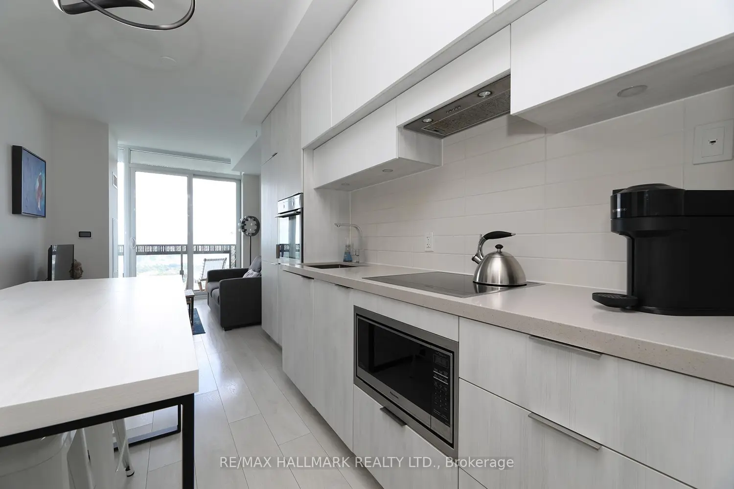 Additional image 8 of 8 Eglinton Avenue 5009