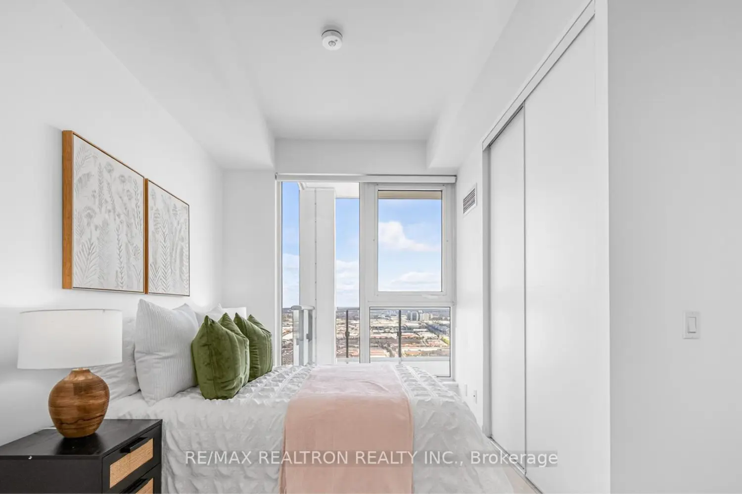 Additional image 8 of 950 Portage Parkway 5615