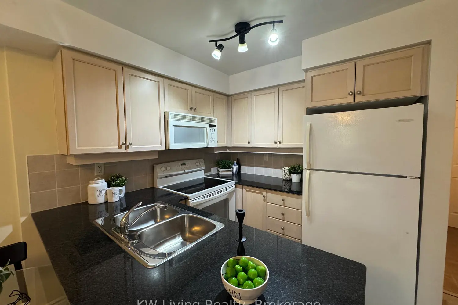 Additional image 3 of 19 Barberry Place 204