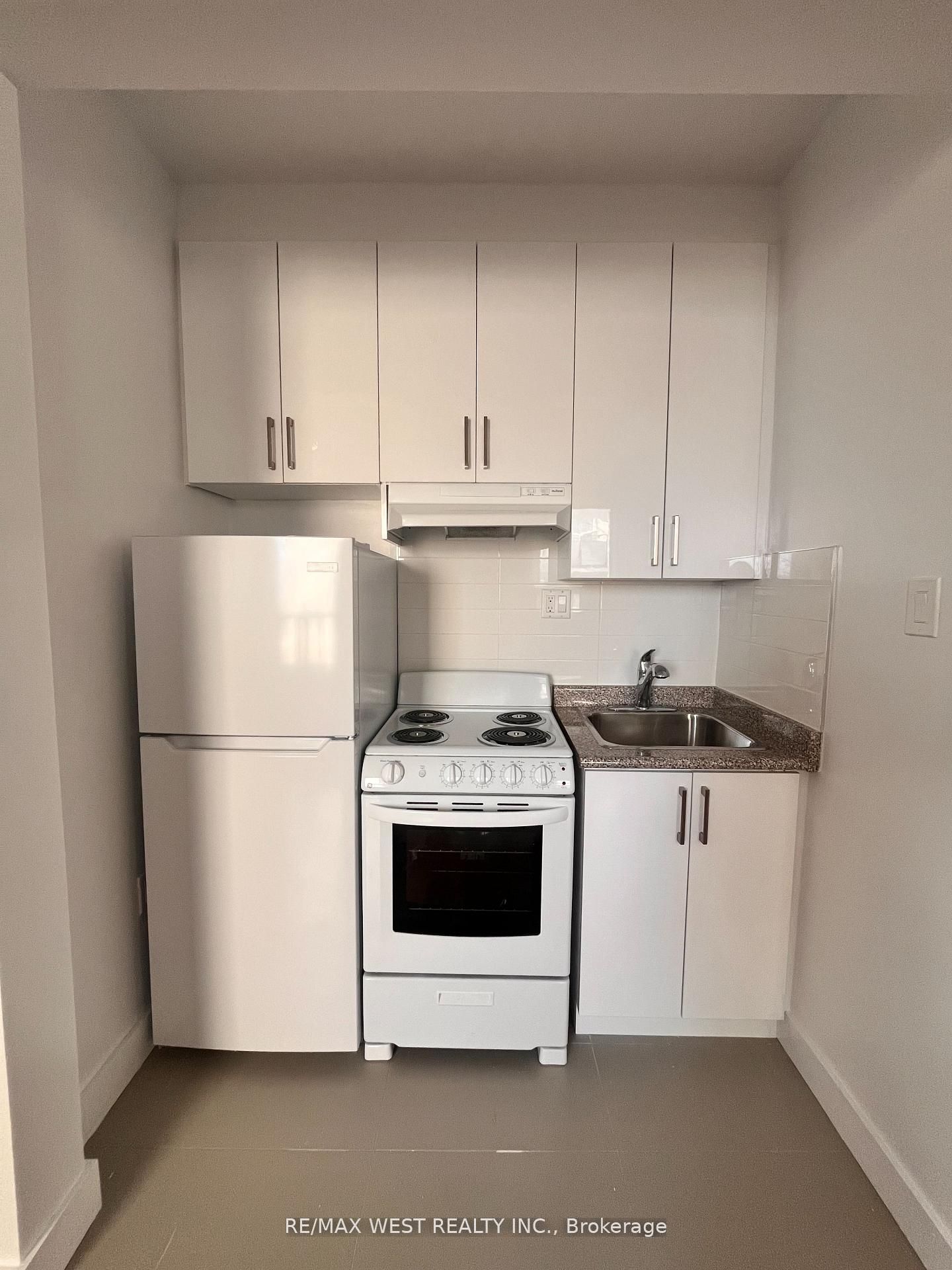 Additional image 5 of 3-96 Springhurst Avenue, Toronto, ON, M6K 1C1