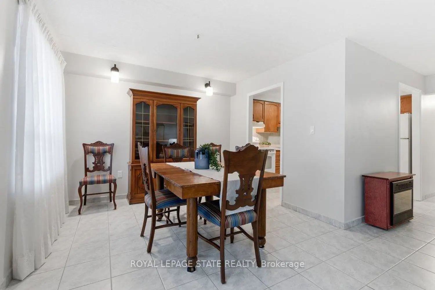 Additional image 4 of 966 Queenston Road 302