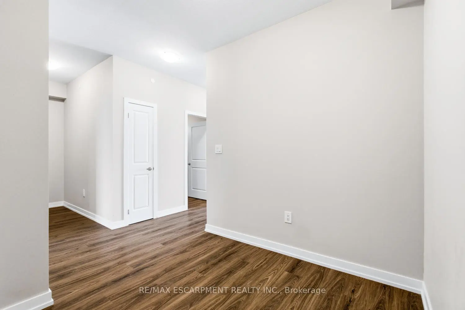 Additional image 7 of 450 Dundas Street 1113