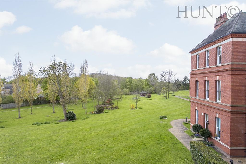 Additional image 24 of 2 bed flat to rentBrandesbury Square, Repton Park, Woodford Green, Essex IG8