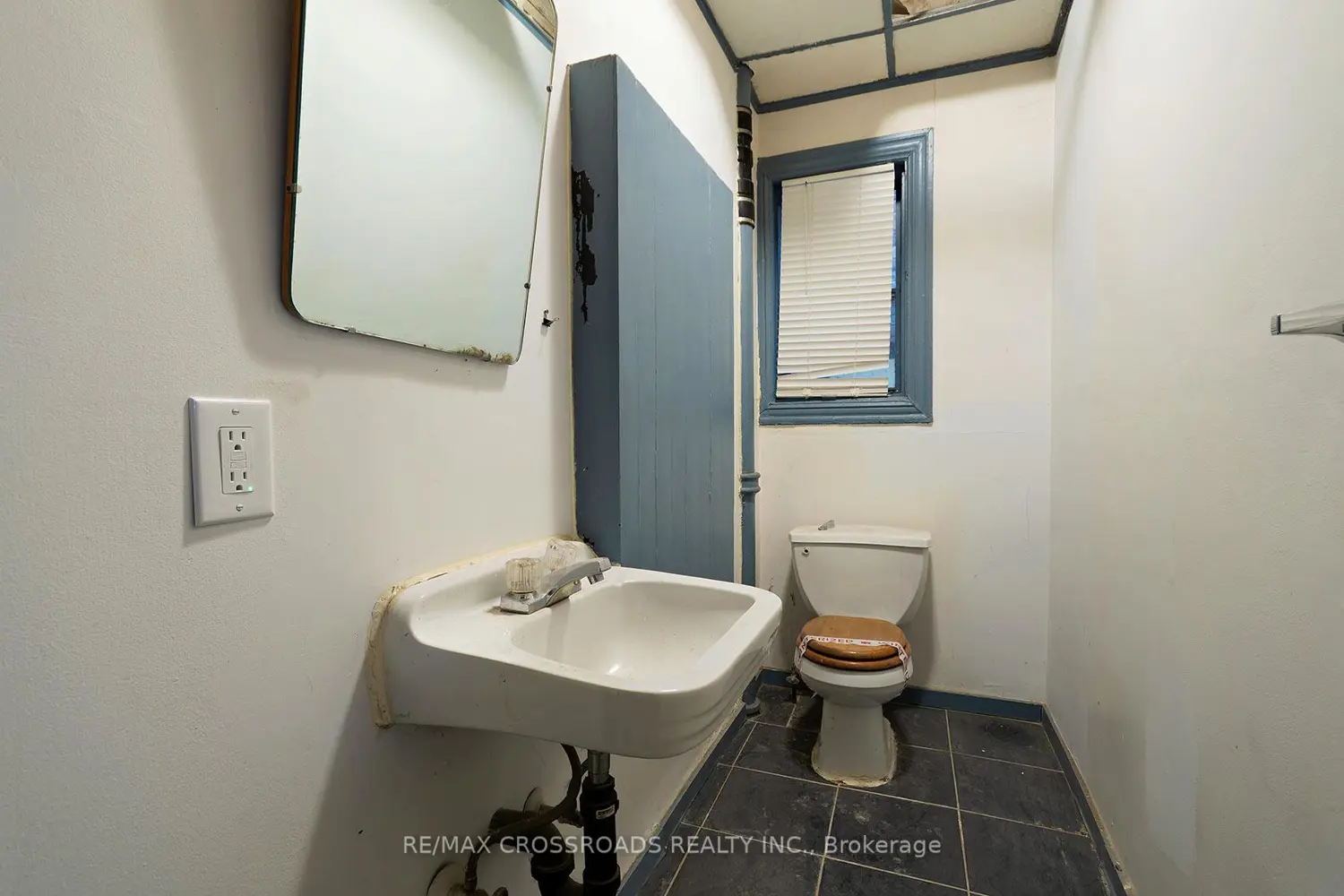 Additional image 19 of 587 Palmerston Avenue