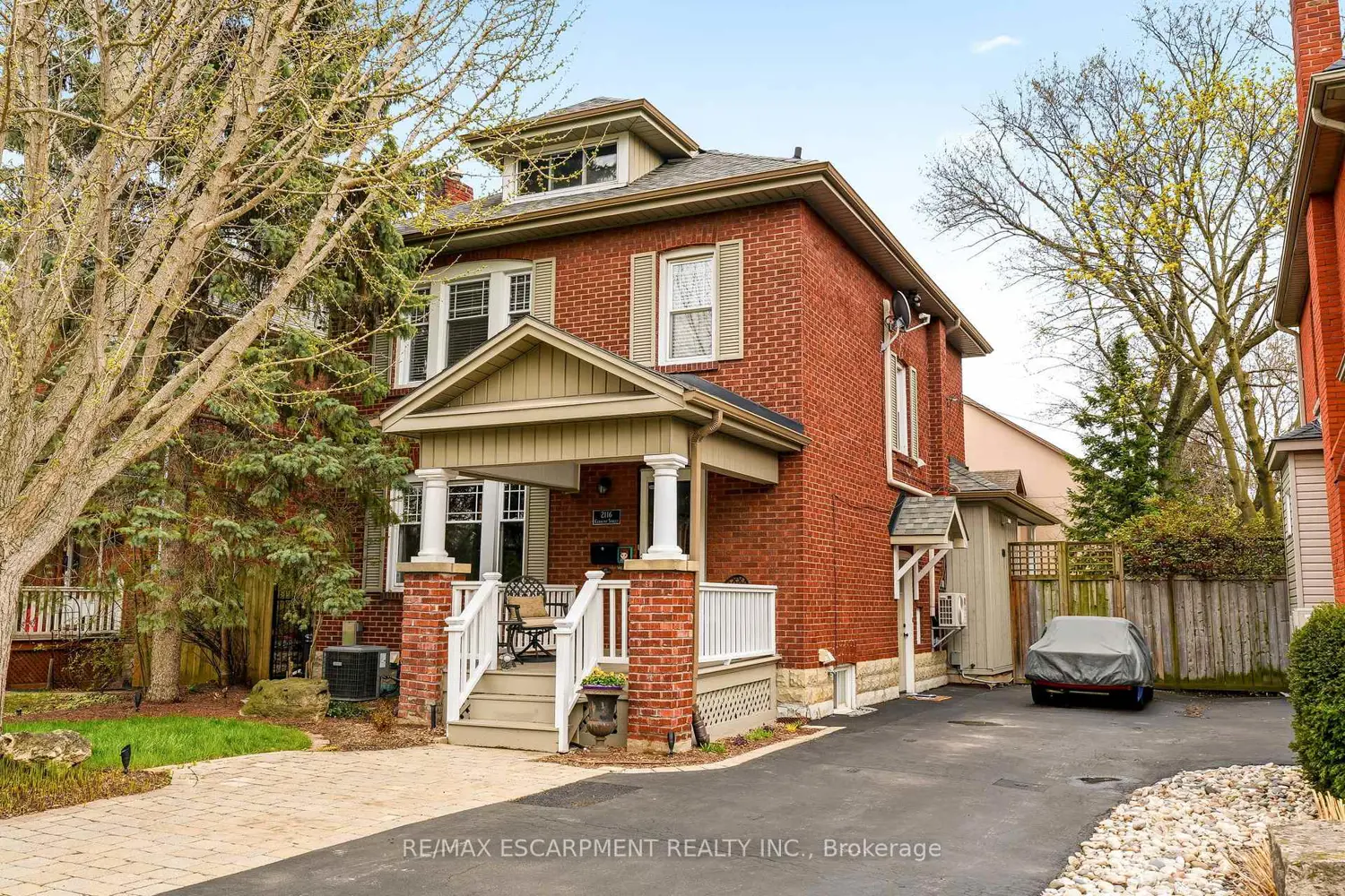 2116 Caroline Street