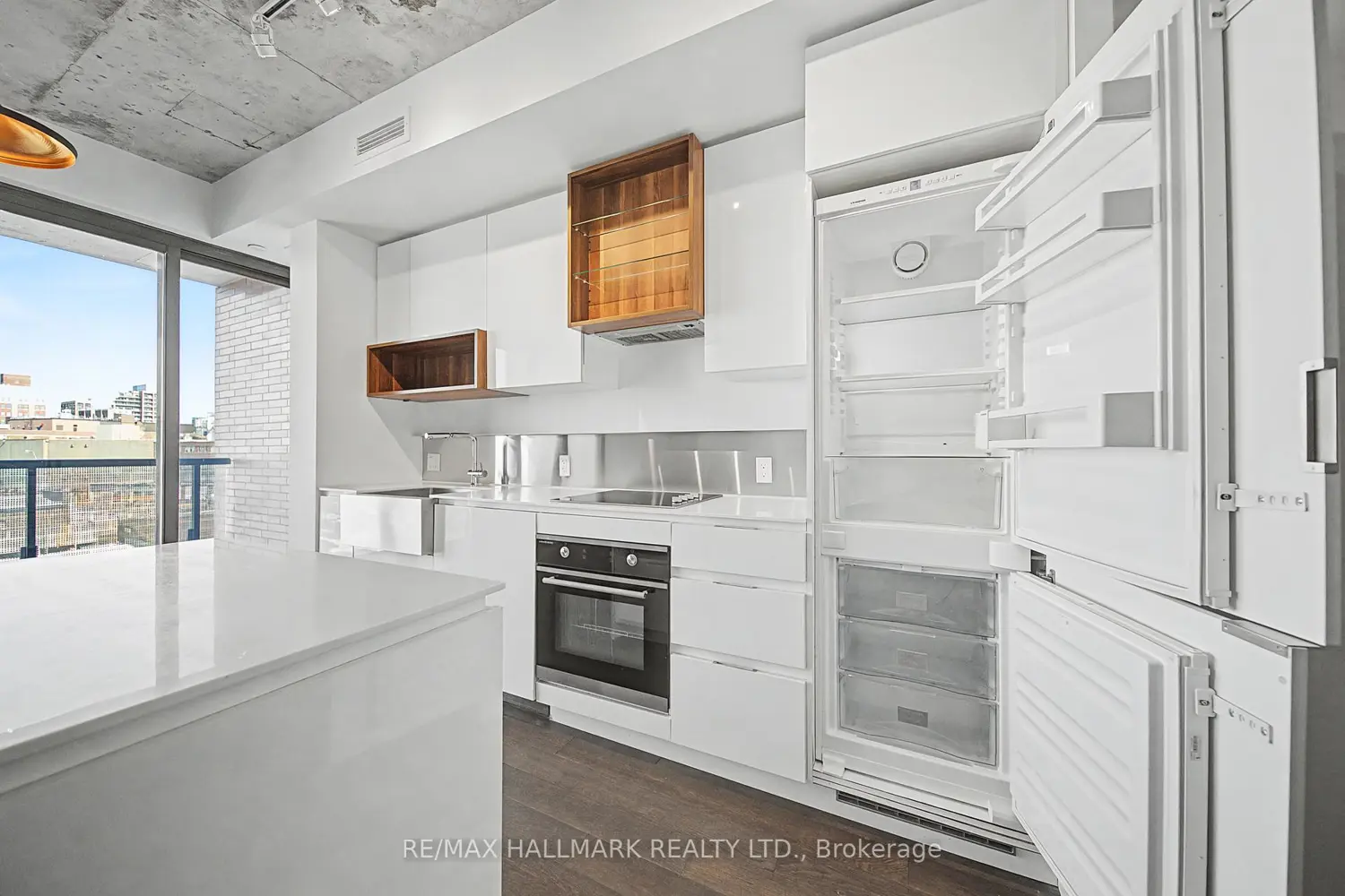 Additional image 4 of 383 Sorauren Avenue 609