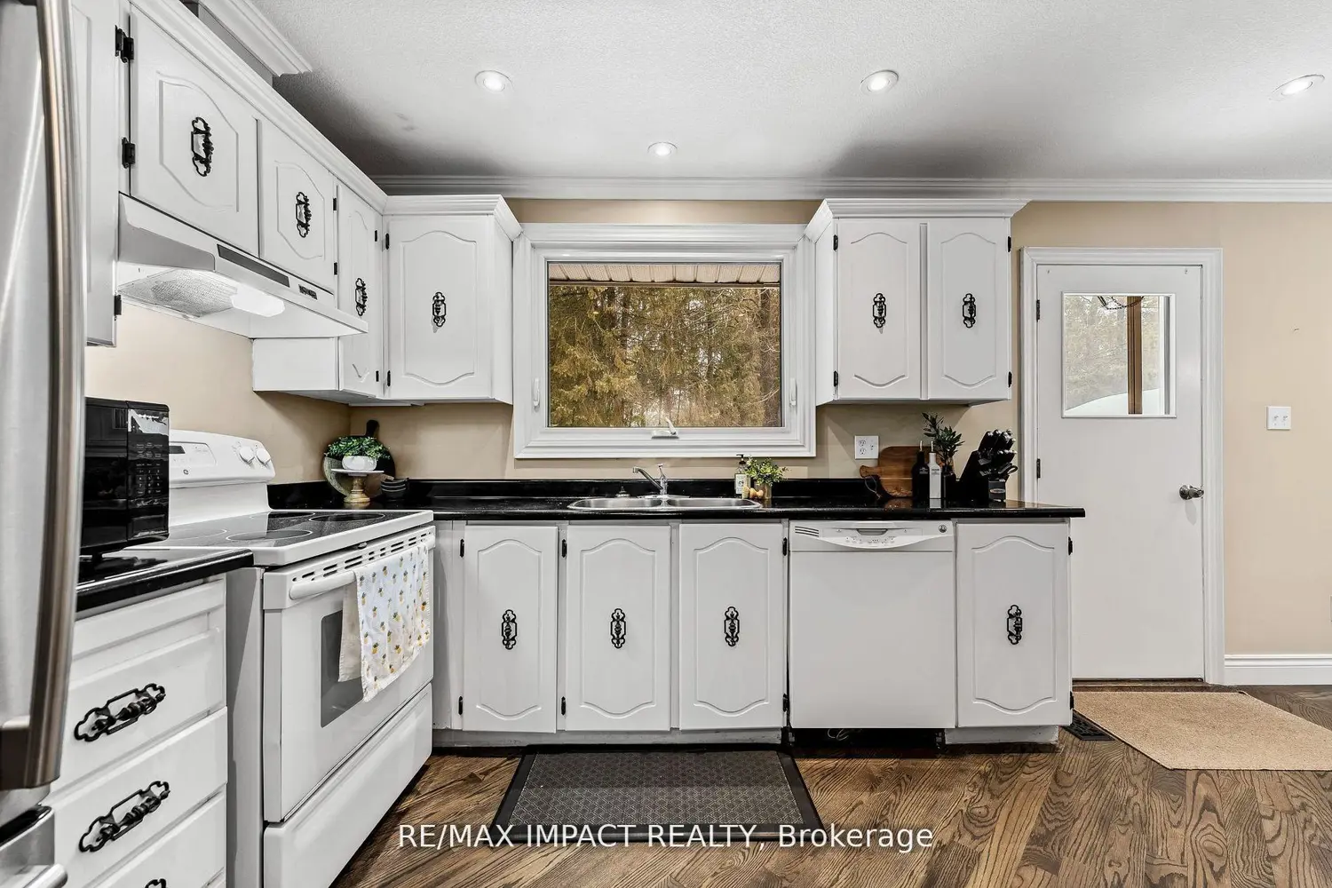Additional image 7 of 1158 Weller Street